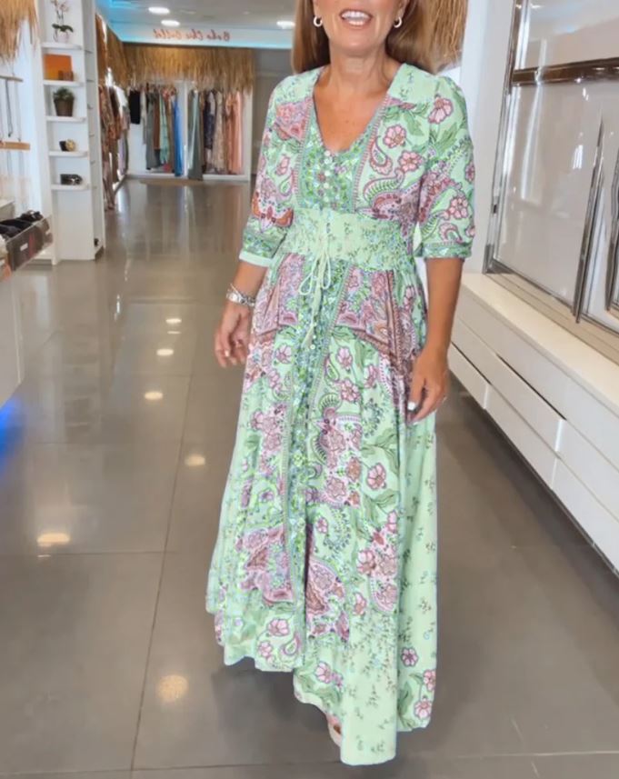 Abito estivo con scollatura a V e maniche 3/4