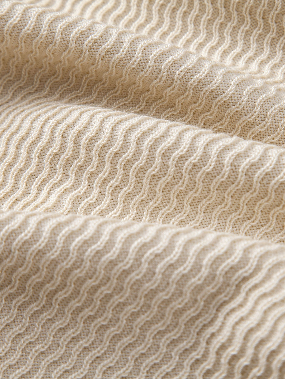 Polo Shirt V Neck in Maglia Jacquard a Onde & Pantaloni Slim Fit Svasati