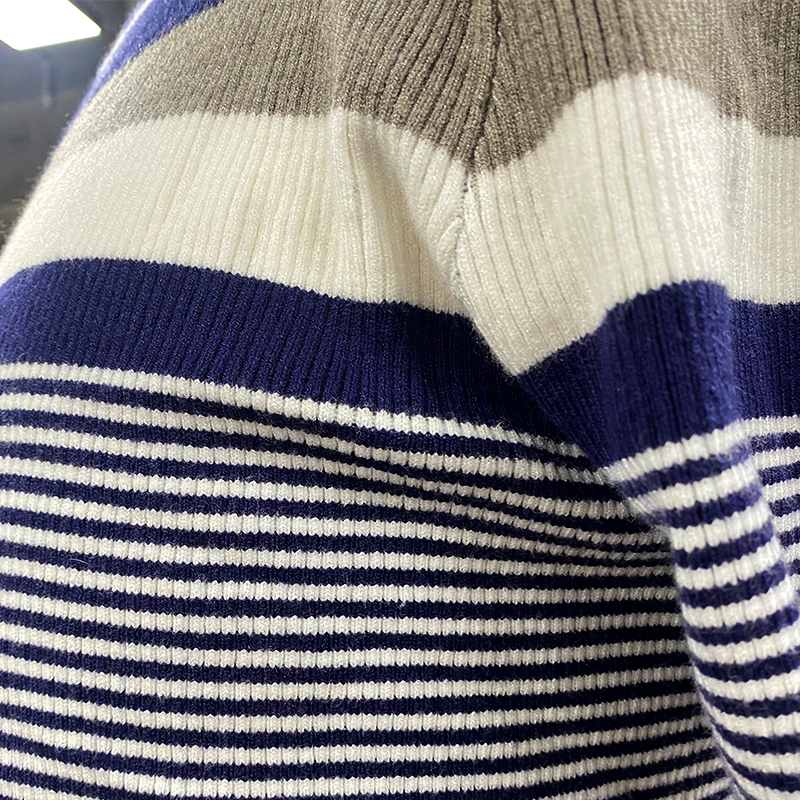 T-shirt a maniche corte in maglia a righe orizzontali casual primavera e estate da uomo