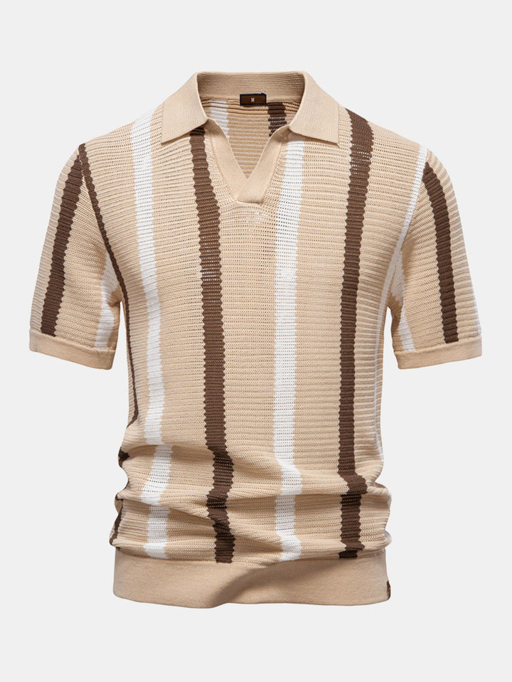 Polo a V in Maglia Stripe e Pantaloni in Lino a Gamba Dritta