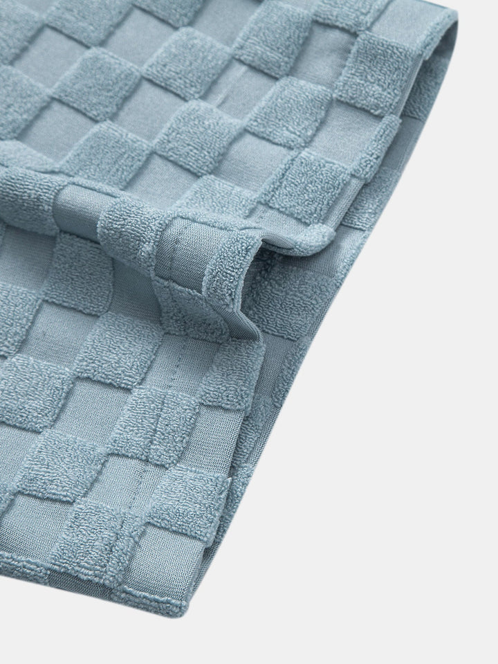 Camicia e Pantaloni Corti a Scacchi