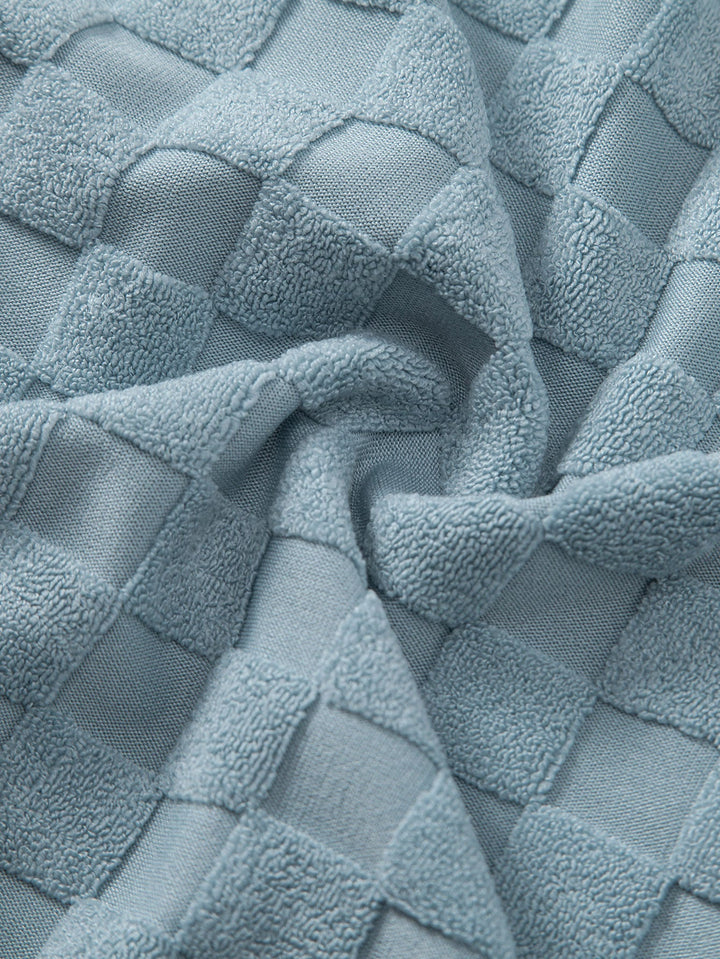 Camicia e Pantaloni Corti a Scacchi