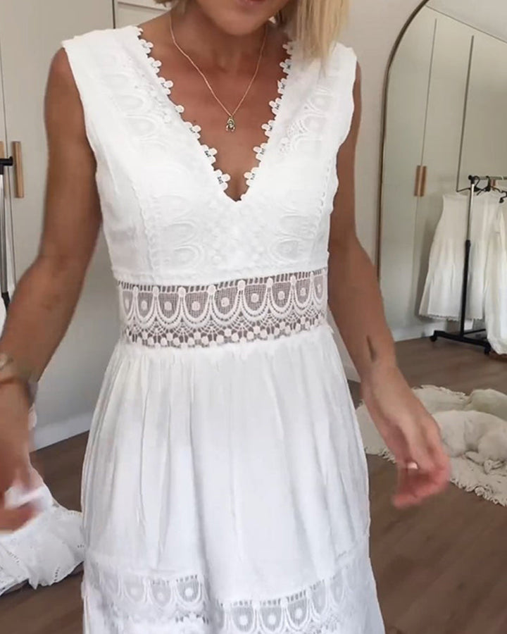 ALYSSA™ | Abito Midi Senza Maniche con Scollo a V e Raffinati Dettagli in Pizzo