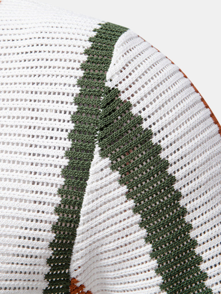 Polo a V in Maglia Stripe e Pantaloni in Lino a Gamba Dritta