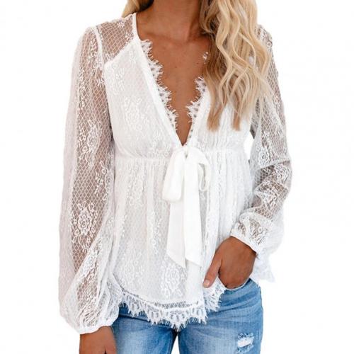 Joisse™ | Blusa Elegante in Pizzo con Scollo Profondo a V