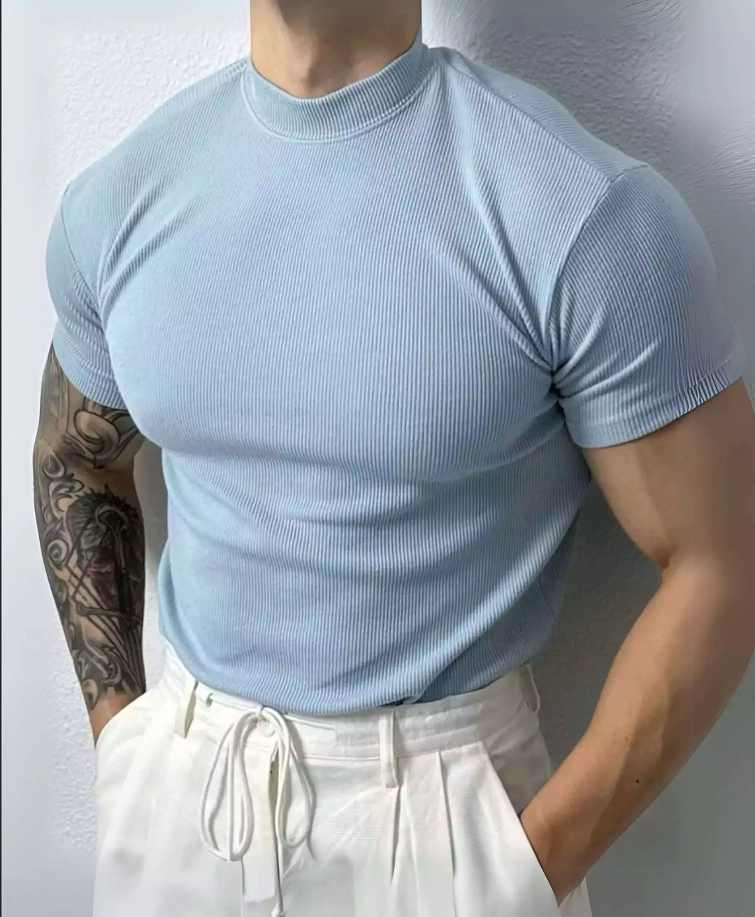 Nico™ | La Moderna Maglietta con Scollo alla Francese